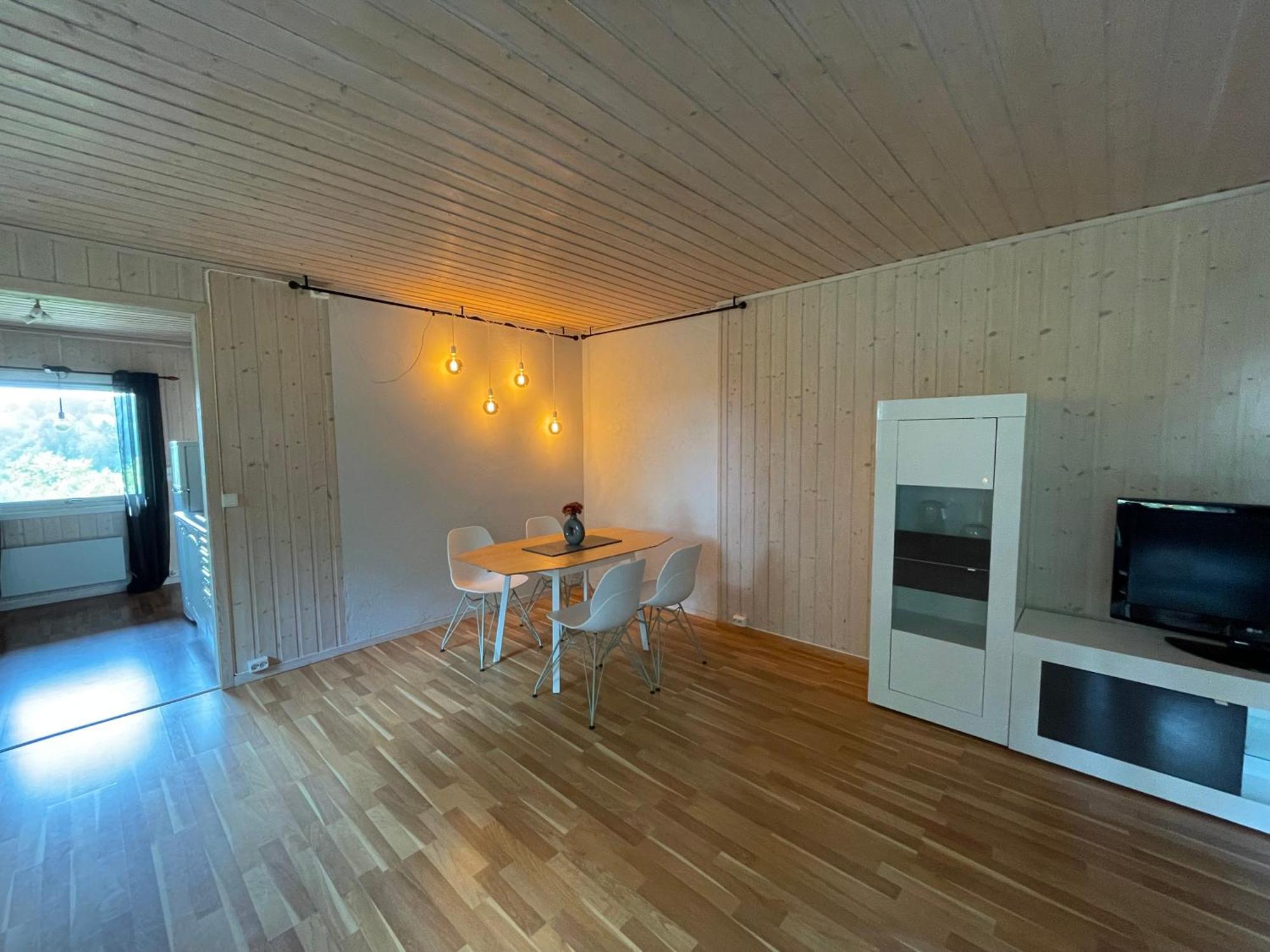 Sentral Og Romslig Leilighet Naert Senja Finnsnes Esterno foto
